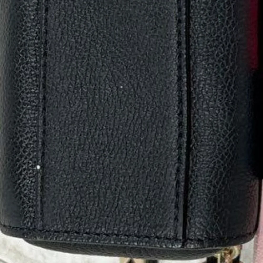 EUC Kate Spade w/ COA Larchmont Avenue Logo crossbody